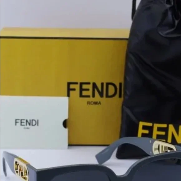 Fendi “ O Lock “Stylish Black Sunglasses for Women 💯Authentic - Picture 10 of 10